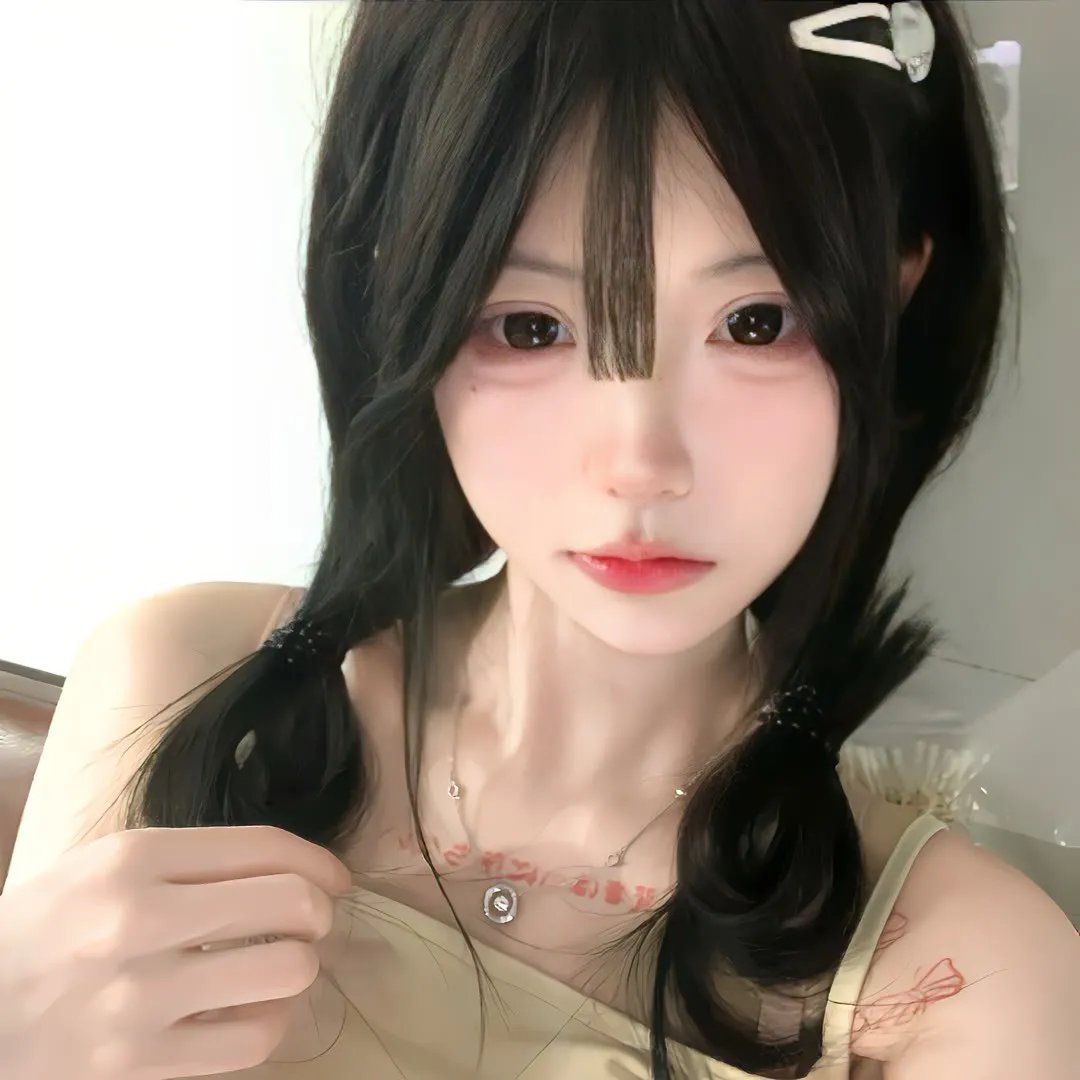 伏狮艶后